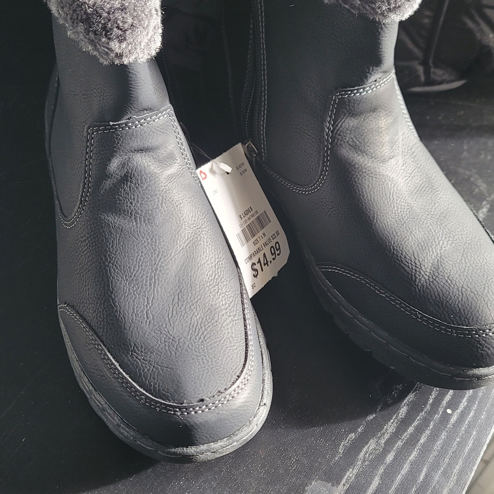 Khombu Black Ankle Boots